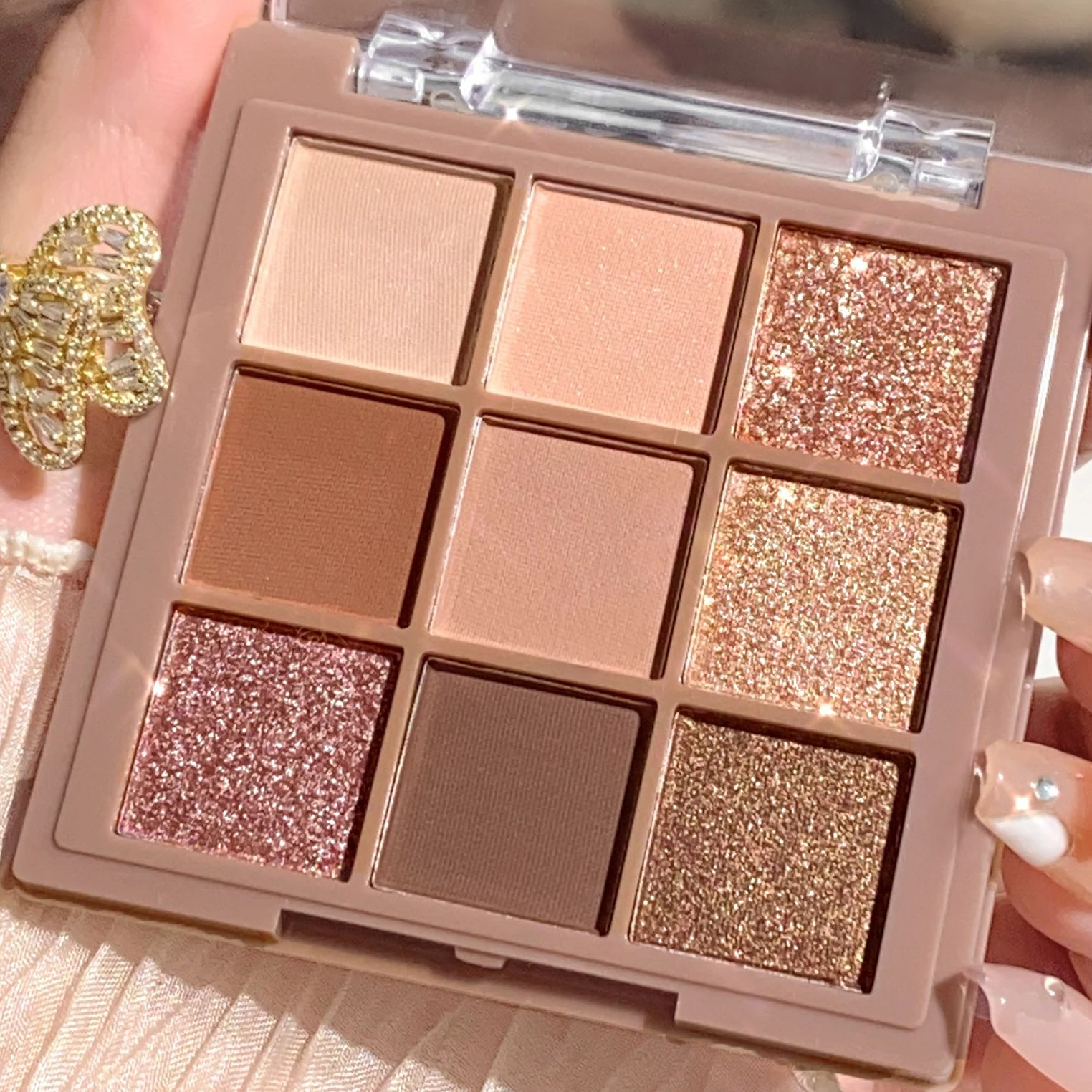 Beauty Huda Makeup - Luxurious 9-18 color eyeshadow palette -