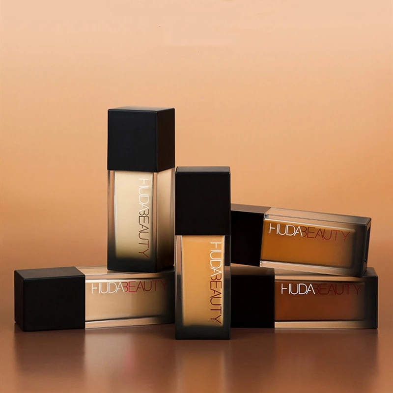 NUDE Flawless Liquid Foundatio - Beauty Huda Makeup recension och pris