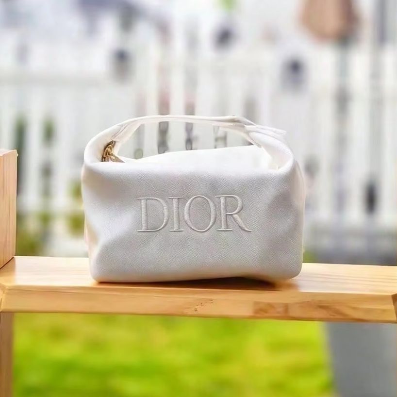 Dior’s Bag Elegant White Canva - Beauty Makeup Dior recension och pris