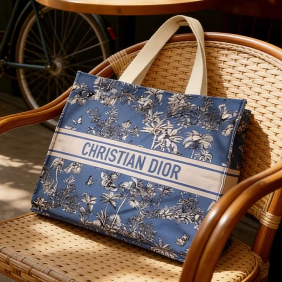 Dior’s bag Luxury Custom Blue  - Beauty Makeup Dior recension och pris